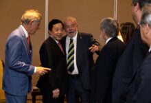 کیو دونگیو مدیر کل فائو و لوئیز ایناسیو لولا داسیلوا رئیس جمهور برزیل در بوئنوس آیرس ملاقات کردند.
